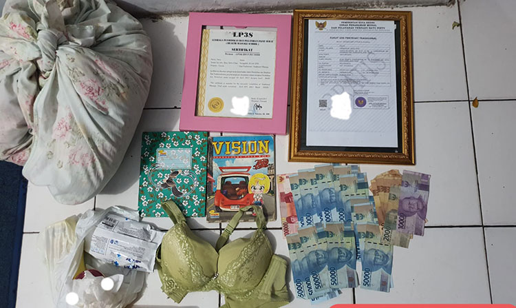 Diduga Sediakan Layanan Esek-Esek, Panti Pijat YM Kediri Digerebek Polisi, Empat Orang Diamankan