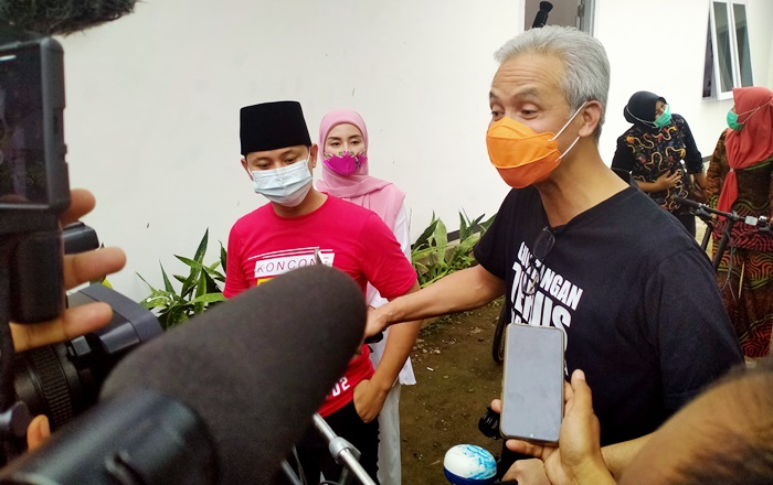 Ganjar Pranowo dan Cabup Arifin saat berada di Posko Pemenangan Ipin-Syah Trenggalek. foto: HERMAN/ BANGSAONLINE