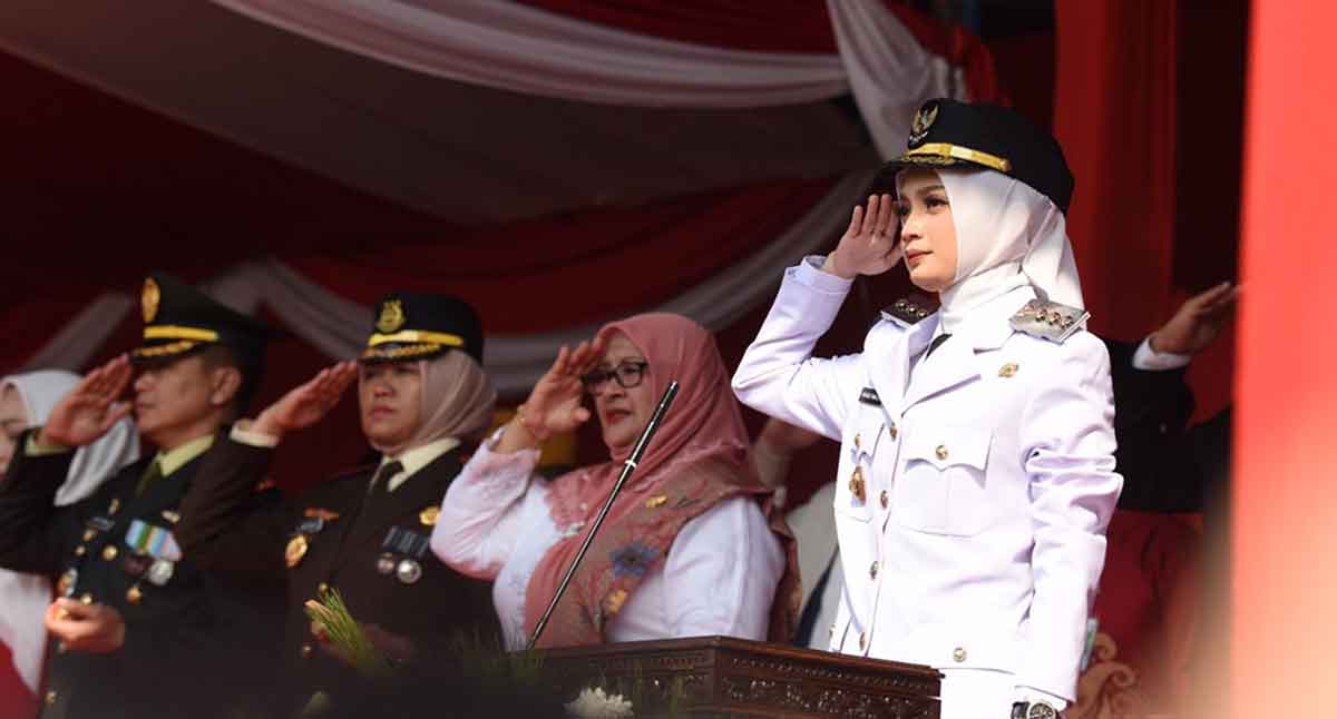 Wali Kota Kediri saat upacara peringatan HUT ke-80 RI. Foto: Ist