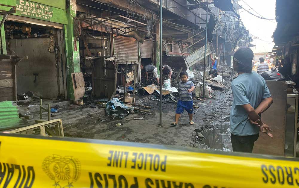 Kondisi Pasar Krian usai dilalap si jago merah.