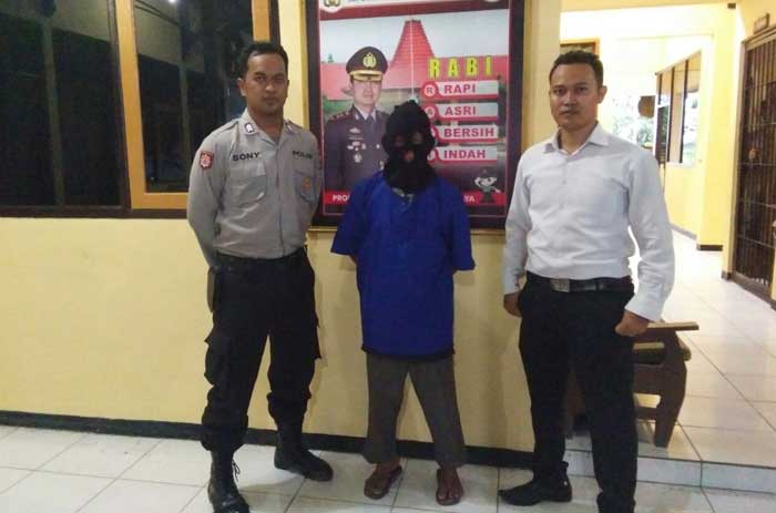YK 50 tahun saat di Mapolsek Kota Bojonegoro.