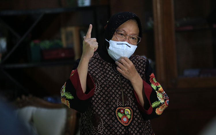 Wali Kota Risma tampak lihai membawakan diri sebagai seorang guru. (foto: ist).