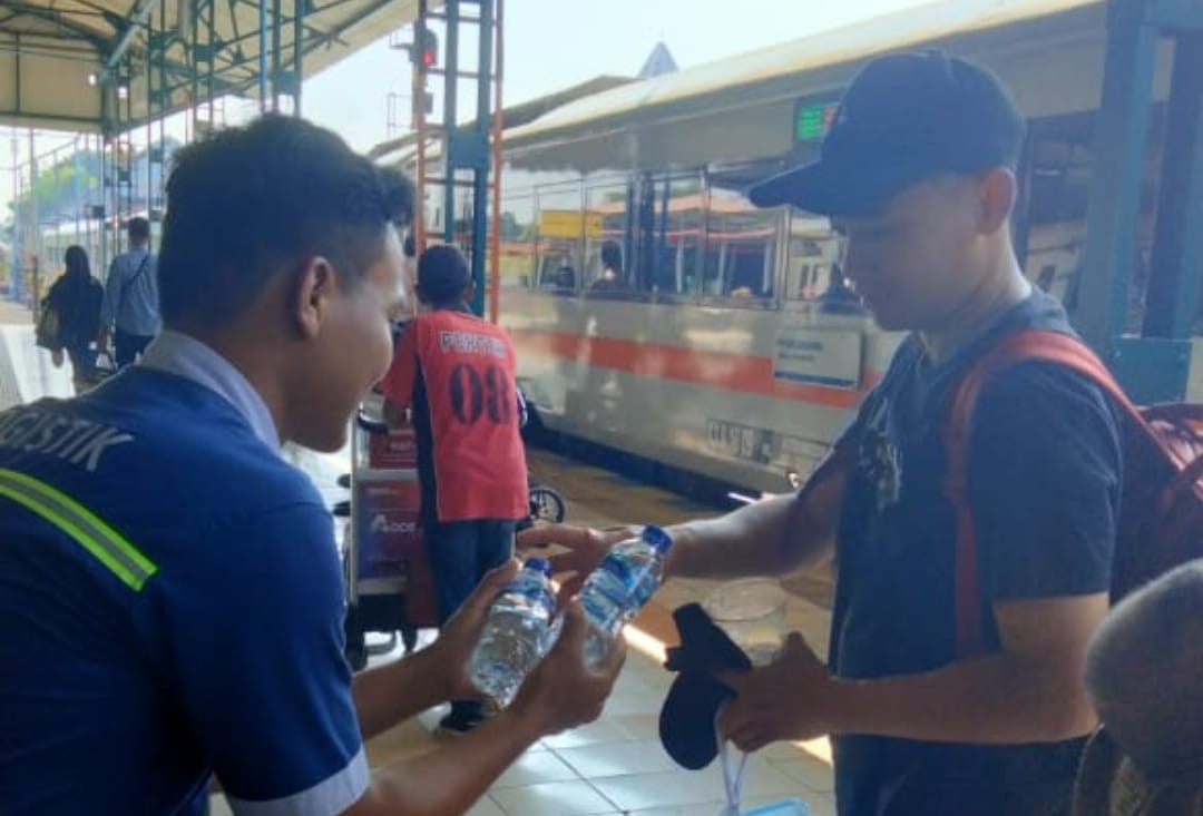 Pemberian service recovery kepada penumpang yang mengalami keterlambatan KA Kertanegara