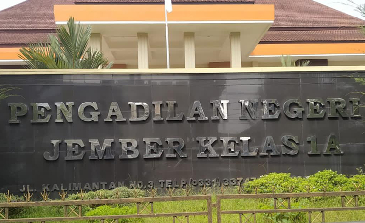 Kantor Pengadilan Negeri (PN) Jember Kelas I A tutup sementara lantaran beberapa pegawainya terkonfirmasi positif Covid-19. (foto: ist)