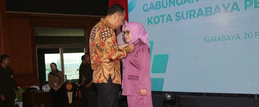 Ssssttt, Wali Kota Surabaya Sering Tampil Mesra dengan Perempuan Berkacamata, Siapa Dia?