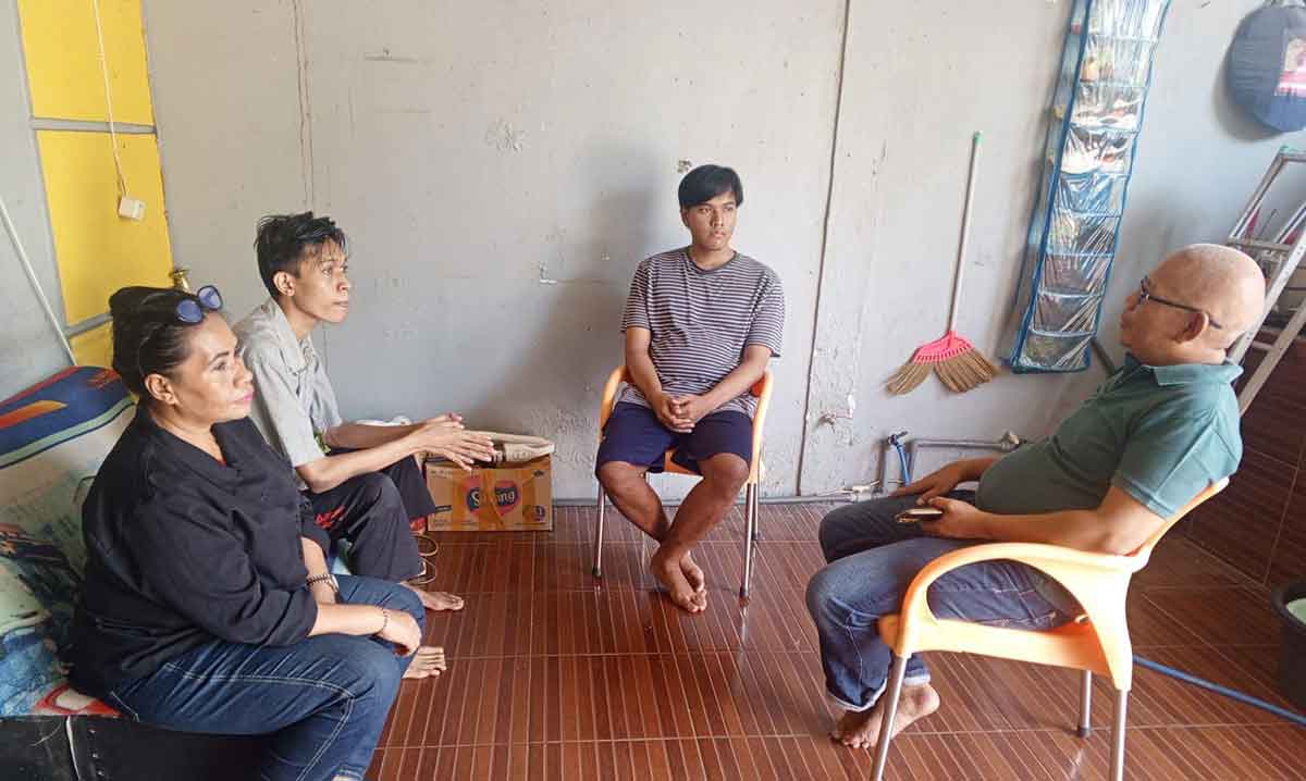 Ibu 5 Anak Terlantar di Kembangan Gresik Temui Anaknya, Pengakuannya Bikin Sedih