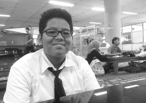 Aulia, mahasiswa baru termuda dari ITS Surabaya. (foto: rochmatun nisa/BANGSAONLINE)