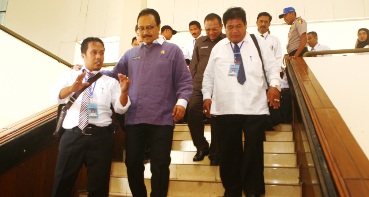Wakil Gubernur Jawa Timur Gus Ipul Berdialog dengan Peserta Diklat Pengembangan Kapasitas SDM Kepala Desa. (Nisa/BANGSAONLINE)