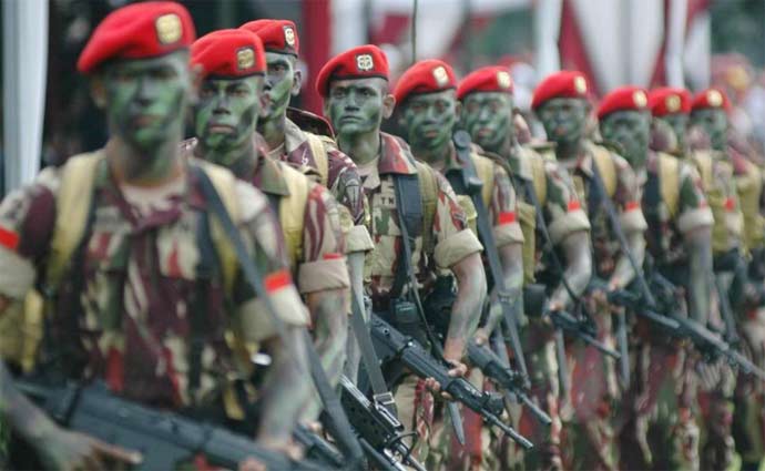 Prajurit Kopassus TNI AD. foto: hobbymiliter.com