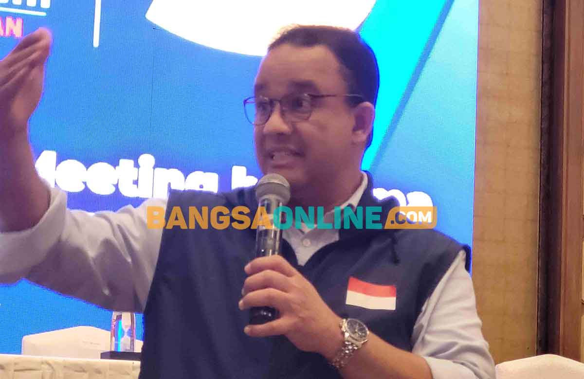 Anies Baswedan saat dialog dengan para pimpinan media bertajuk “Chief Editors Meeting Bersama Anies Baswedan” di Shangri La Hotel Surabaya, Jumat (17/5/2023) malam. Foto: BANGSAONLINE