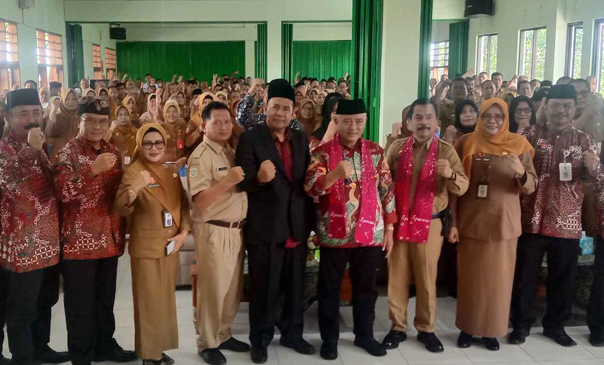 Bupati Malang, Sanusi, saat menghadiri pengukuhan pengurus MKKS SMP Negeri Kabupaten Malang periode 2024-2026.