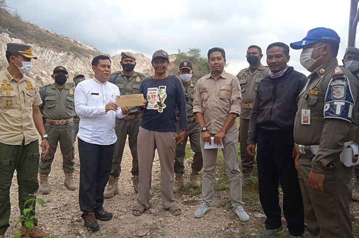 Pemkab Jember Tertibkan Pemindahan Papan Aset di Gunung Sadeng