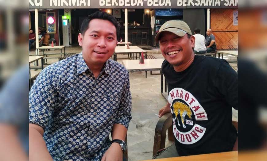 Zulfahmy Wahab, Kandidat Ketum PB PMII saat bertemu dengan seniman sekaligus budayawan, Pidi Baiq.