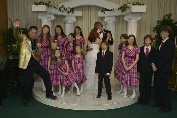 Saat pernikahan orang tua mereka. foto: mirror.co.uk