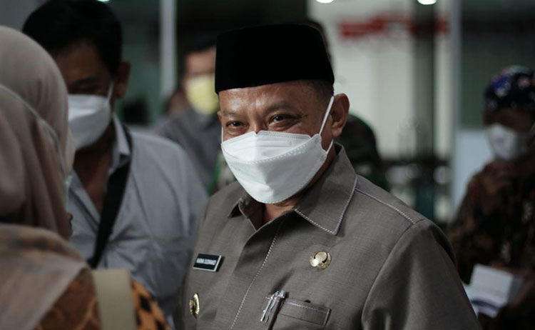 Bupati Situbondo Karna Suswandi. (foto: ist)
