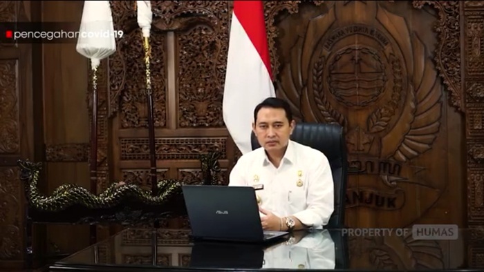 Bupati Nganjuk Novi Rahman Hidayat saat menyampaikan pesan dan imbauannya melalui instagram. foto: ist