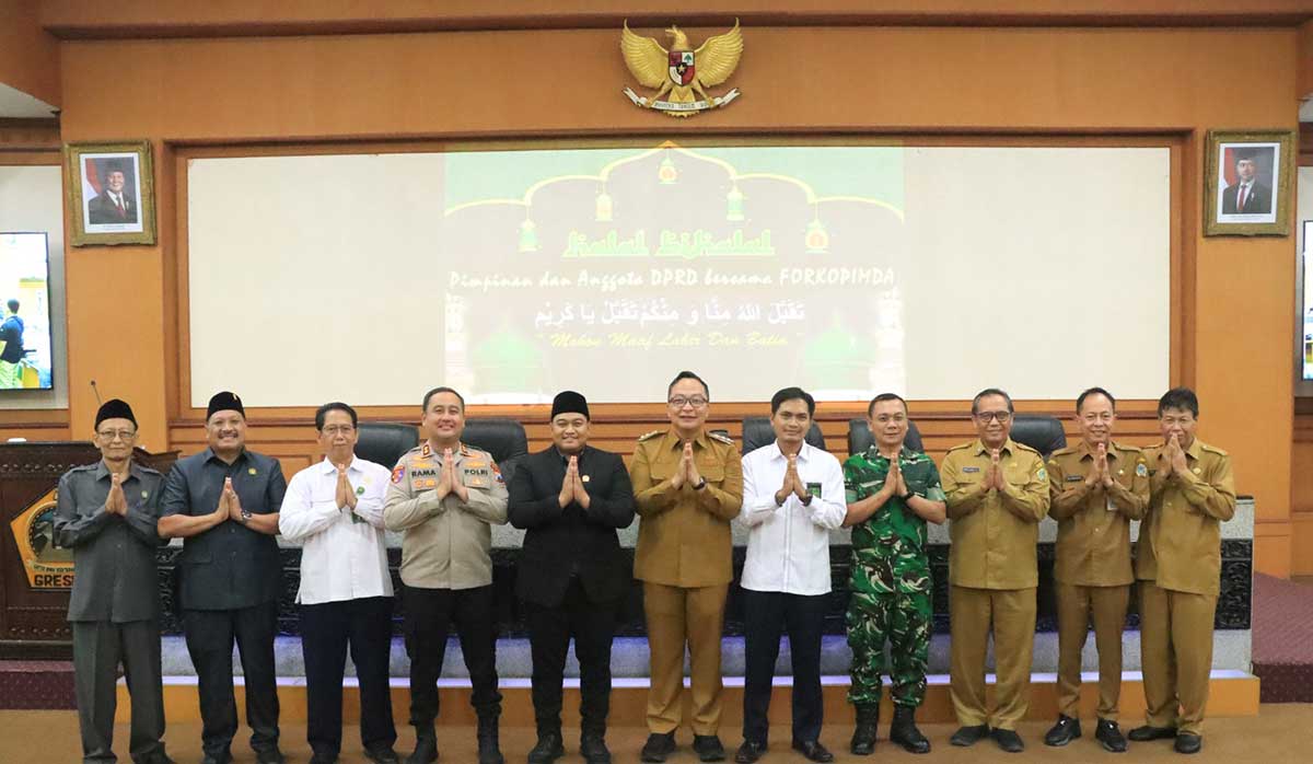 Ketua DPRD Gresik, M. Syahrul Munir, bersama pejabat Forkopimda saat halal bihalal. Foto: Ist