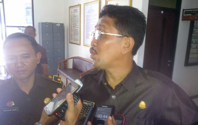 Kepala Kejari Sumenep, Bambang Sutrisna. (foto: rahmatullah/ BANGSAONLINE)