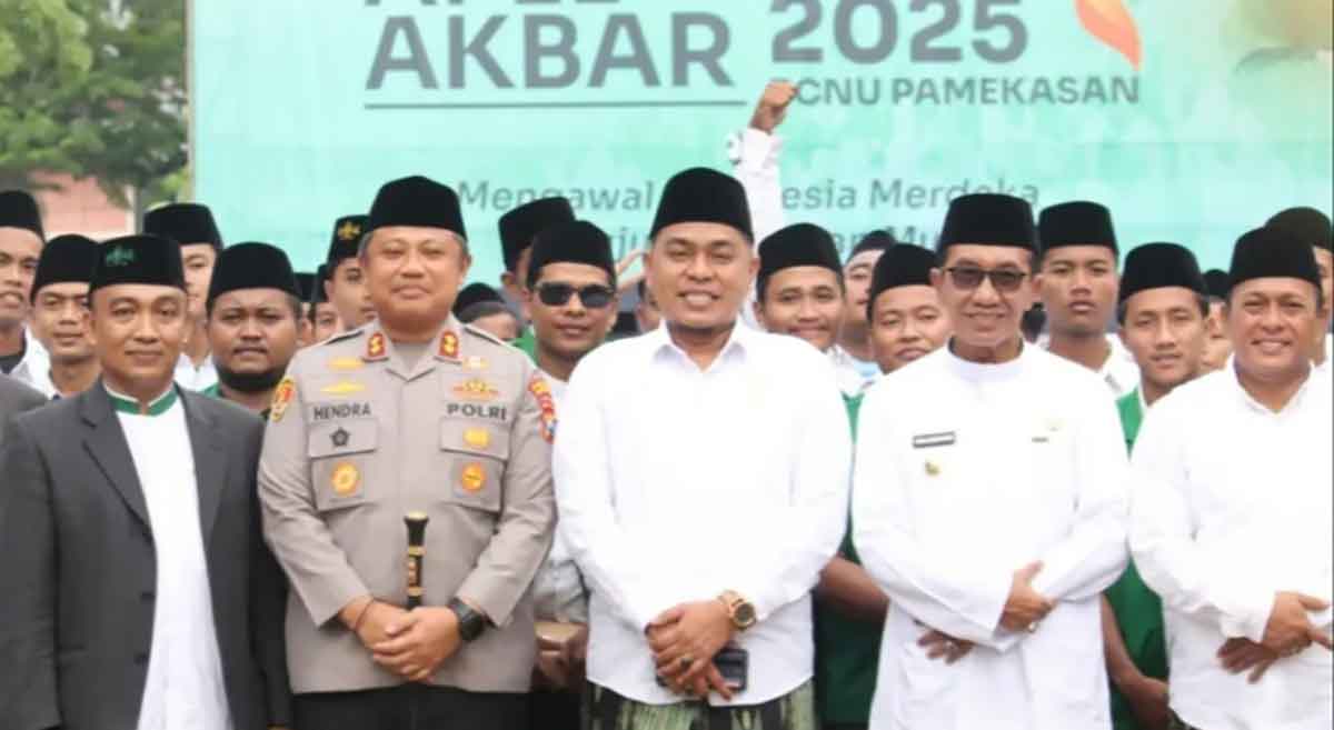 Bupati Pamekasan Ajak Santri Jadi Penggerak Peradaban di Upacara Hari Santri 2025