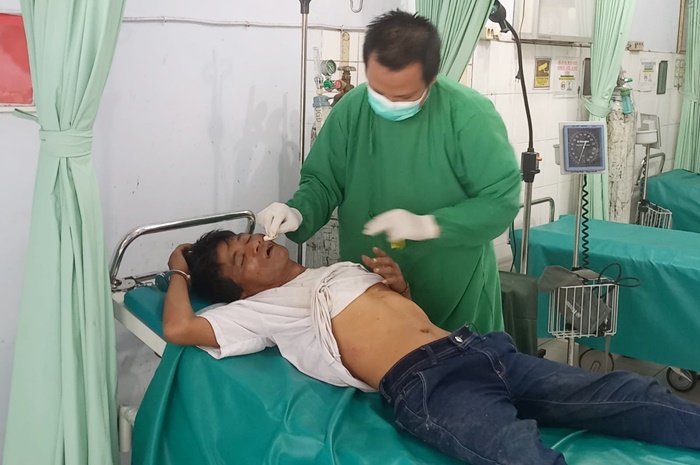Pelaku curanmor saat mendapat perawatan di Puskesmas Mojoagung