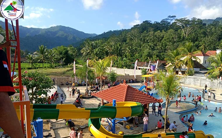 Karangturi Waterpark, Munjungan, Trenggalek. foto: HERMAN/ BANGSAONLINE