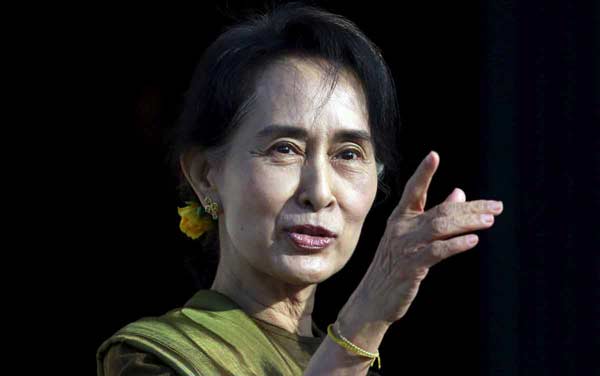 Ketua Partai NLD, Aung San Suu Kyi memenangkan pemilu
paling bersejarah di Myanmar. foto: reuters