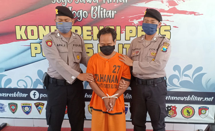 Pelaku pencabulan diamankan di Mapolres Blitar.
