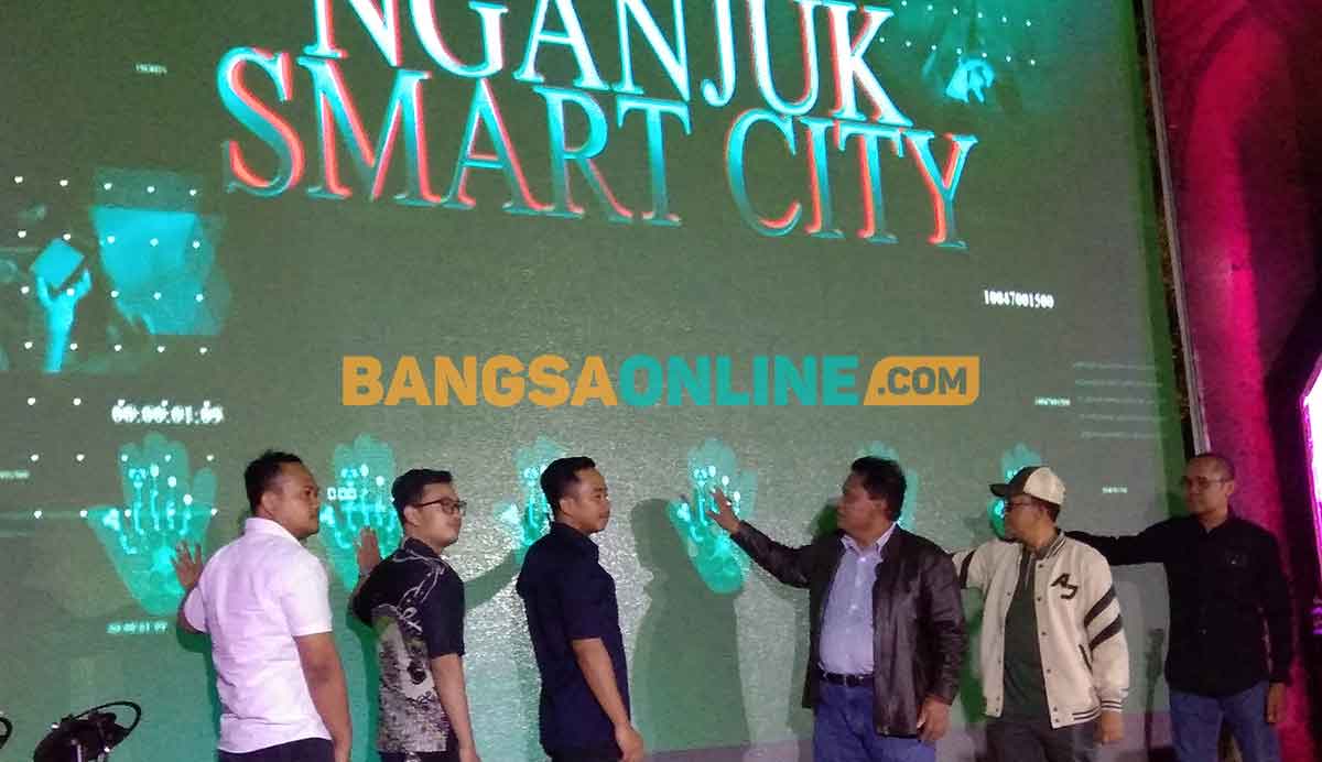 Kang Marhaen saat melaunching Nganjuk Smart City. Foto: BAMBANG DWI JULIANTO/ BANGSAONLINE
