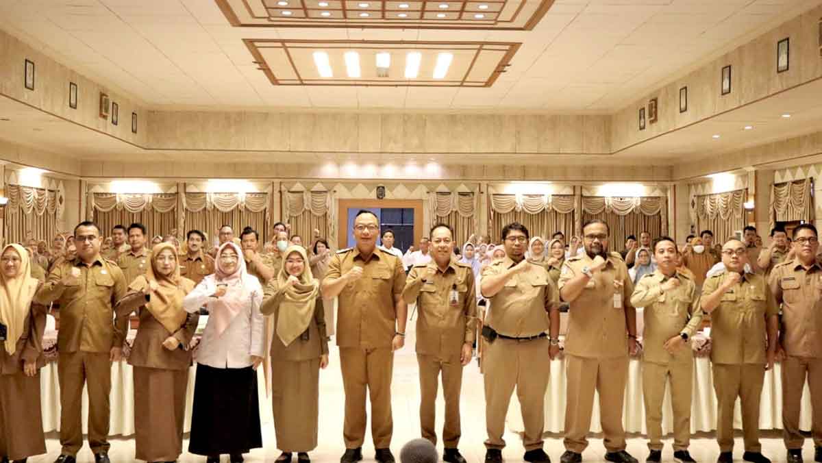 Wakil Bupati Gresik bersama sejumlah kepala OPD dalam sosialisasi Aksi Konvergensi Pencegahan dan Percepatan Penurunan Stunting. Foto: Ist