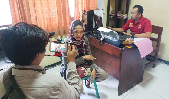 Korban menceritakan kronologi kejadian.
