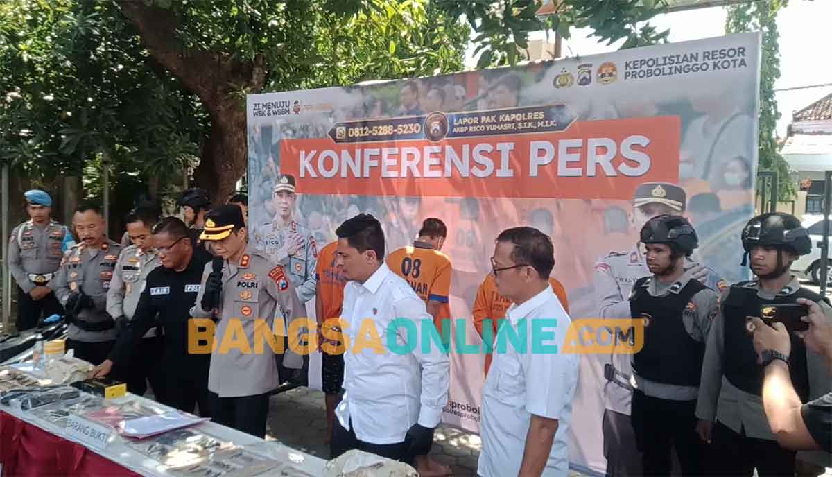 Satreskrim Polres Probolinggo Kota Ringkus Pelaku Curanmor Bersenpi dan Penadah