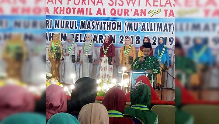 Tiga Siswi Berprestasi Raih Gelar Putri Cendekia 2019