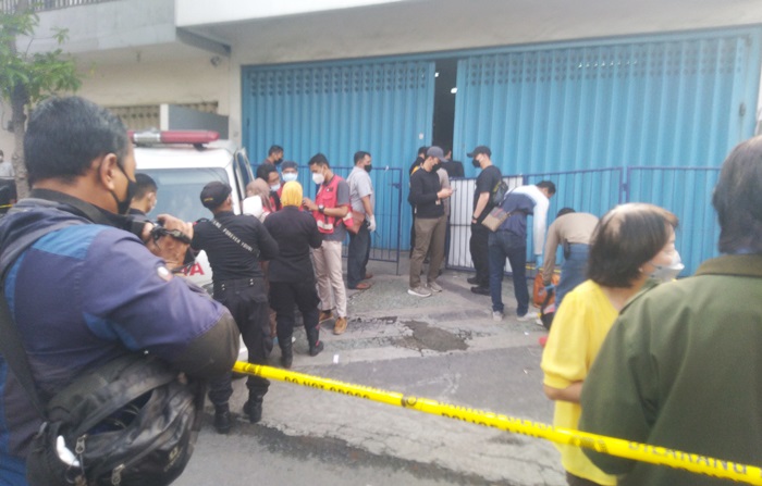 Suasana Toko Shien Cuan di Jalan Raya Manukan Tama A3 /06, Surabaya pasca kejadian.
