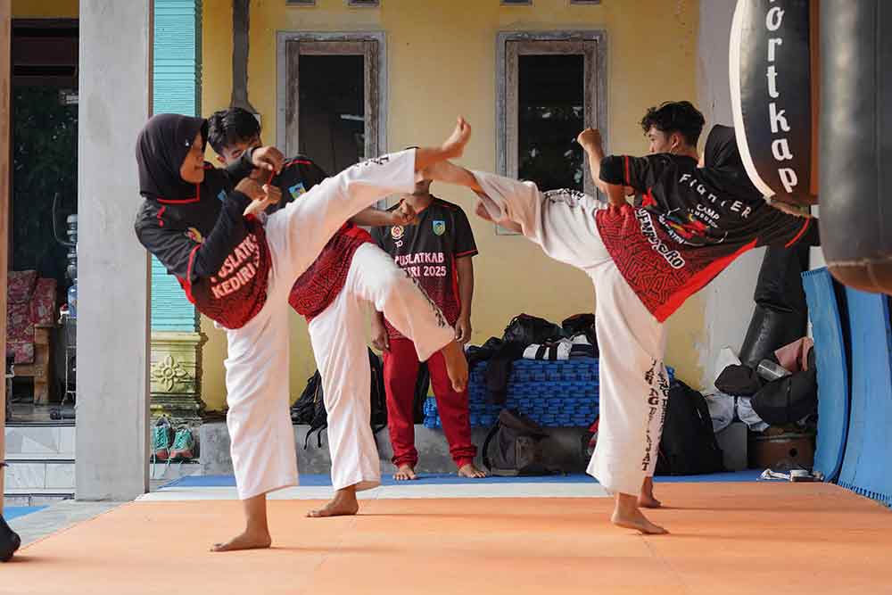 Para Atlet cabor tarung derajat saat berlatih. (Ist)