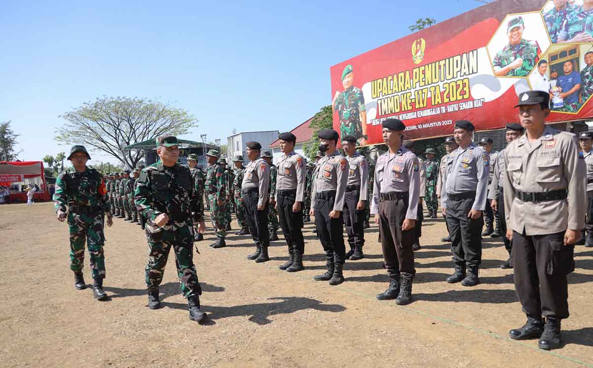 Rangkaian Penutupan TMMD Ke-117, Kasdam V/Brawijaya Pimpin Upacara hingga Tinjau Hasil Pembangunan