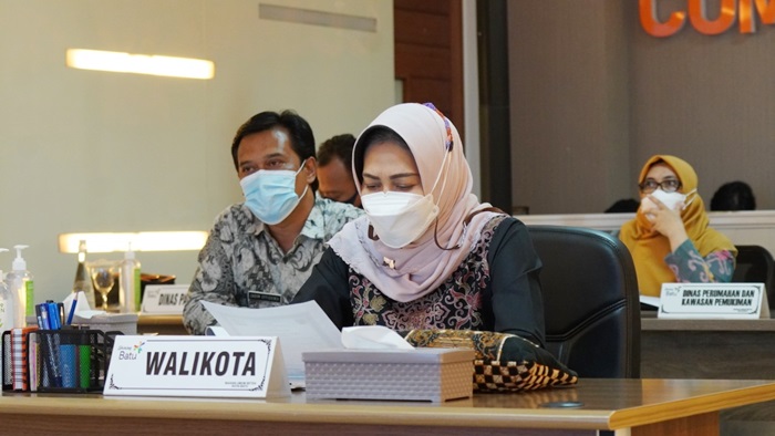 Wali Kota Batu, Hj. Dewanti Rumpoko.