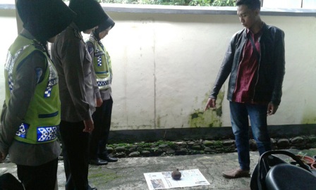 Anggota Unit Reskrim Polsek Baturaden Banyumas terus mengembangkan penyebab kematiam balita. 