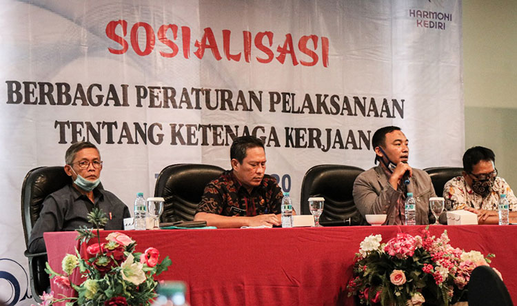 Acara Sosialisasi Berbagai Peraturan Pelaksanaan tentang Ketenagakerjaan di Viva Hotel, Jumat (27/11/2020). (foto: ist)