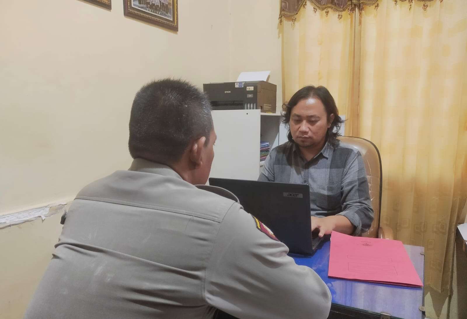 Aipda S saat diperiksa Propam Polres Sampang