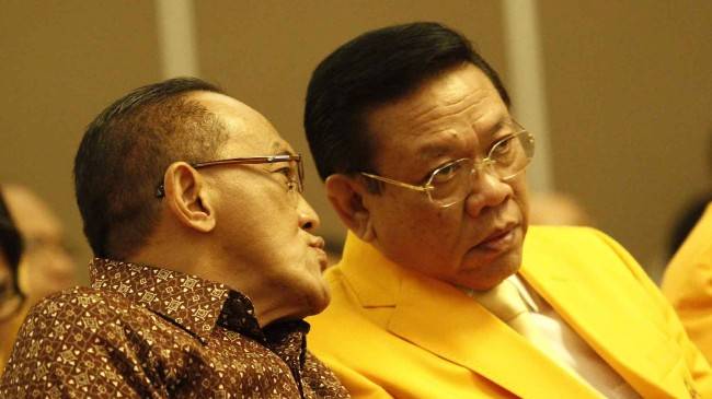 Ical dan Agung Laksono dalam acara Golkar ketika masih mesra. foto: suara.com
