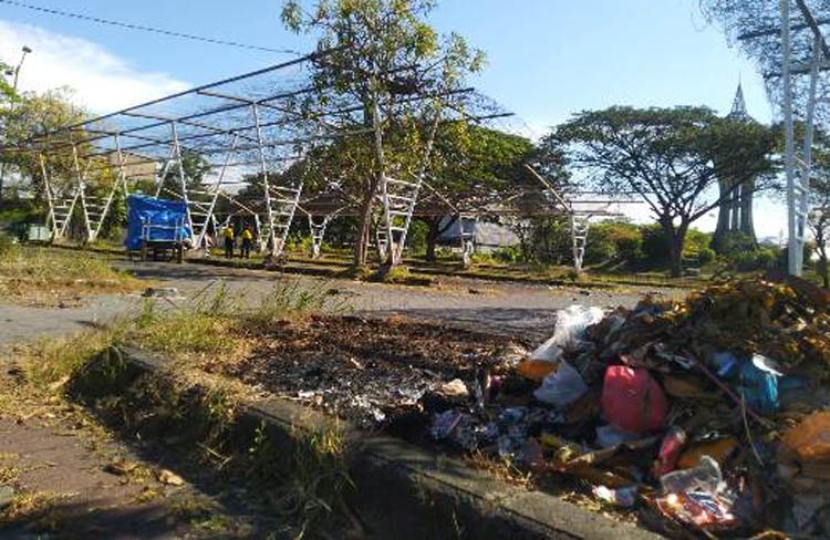 Puspa Agro Tak Terawat, Ruko Banyak Tutup, Sampah Berserakan