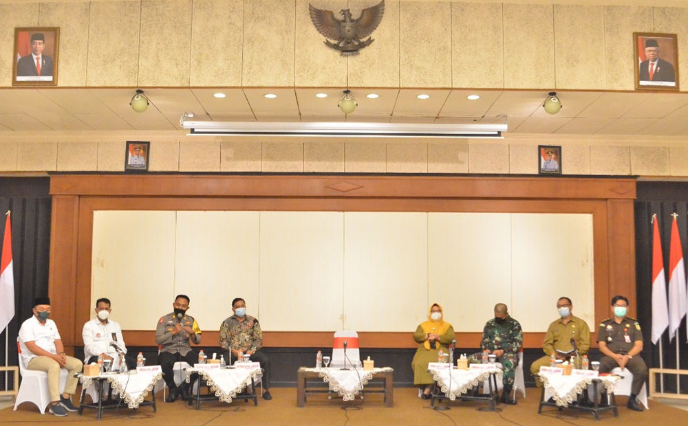 Bu Min Ingin Keterlibatan 3 Pilar dalam Akselerasi Vaksinasi Lansia di Gresik