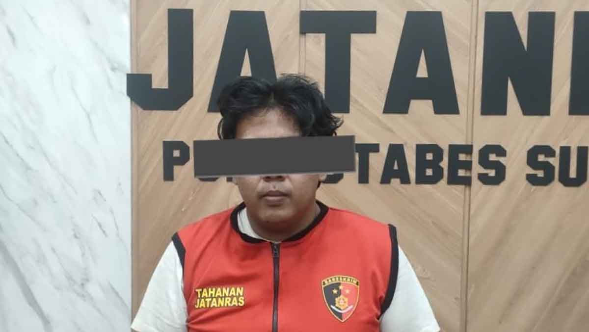 Salah satu tersangka penipuan pinjol UMKM Benowo.