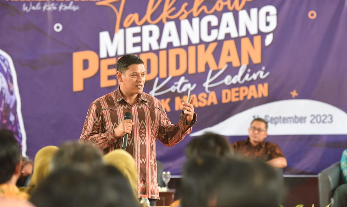 Wali Kota Kediri Abdullah Abu Bakar saat memberi sambutan. Foto: Ist.