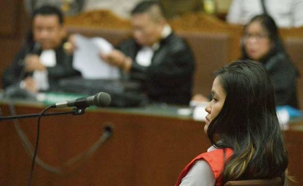 Jessica Kumala Wongso menjalani sidang perdana terkait kasus pembunuhan Wayan Mirna Salihin di Pengadilan Negeri Jakarta Pusat, Rabu (15/6).
