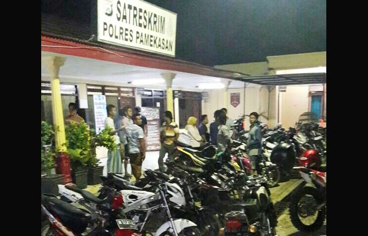 Motor yang diamankan dalam razia balap liar.