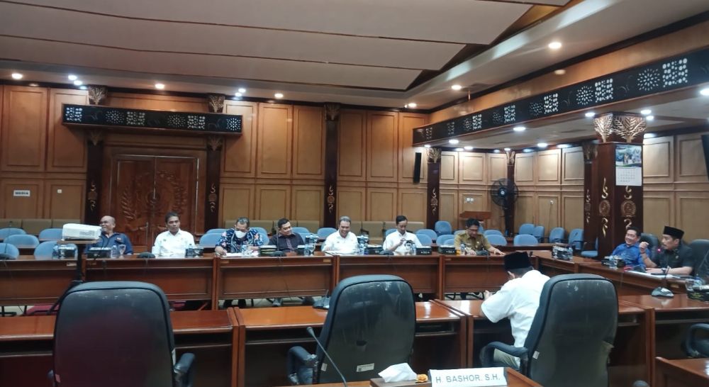 Suasana hearing Komisi D DPRD Sidoarjo dengan KONI Sidoarjo, Senin (14/7/2025). foto istimewa