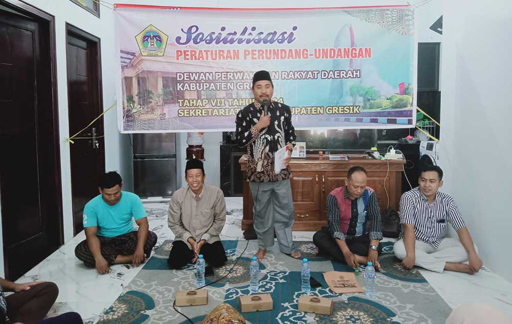 Ketua Fraksi PDIP DPRD Gresik Noto Utomo saat sosialisasi Perda Nomor 1 Tahun 2023. Foto: Ist.