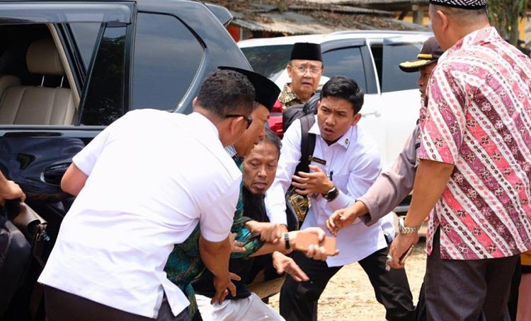 Detik-detik Wiranto ditusuk orang tak dikenal, 10 Oktober 2019 lalu.