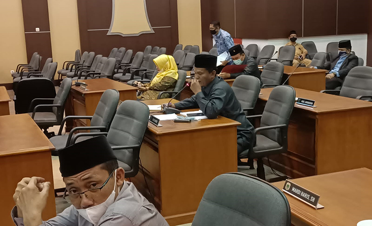 Suasana Sidang Paripurna Persetujuan Perubahan Ketiga Raperda Kabupaten Pasuruan Nomor 6/2015. (foto: ist)
